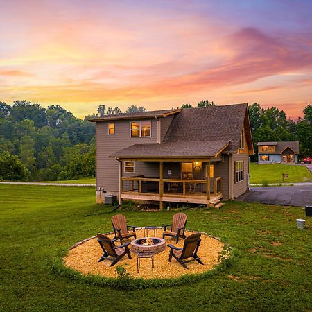 Misty Morning Meadow Breathtaking Smoky Mountain Cabin With Hot Tub, Views, & Free Tickets Villa Cosby Exterior photo