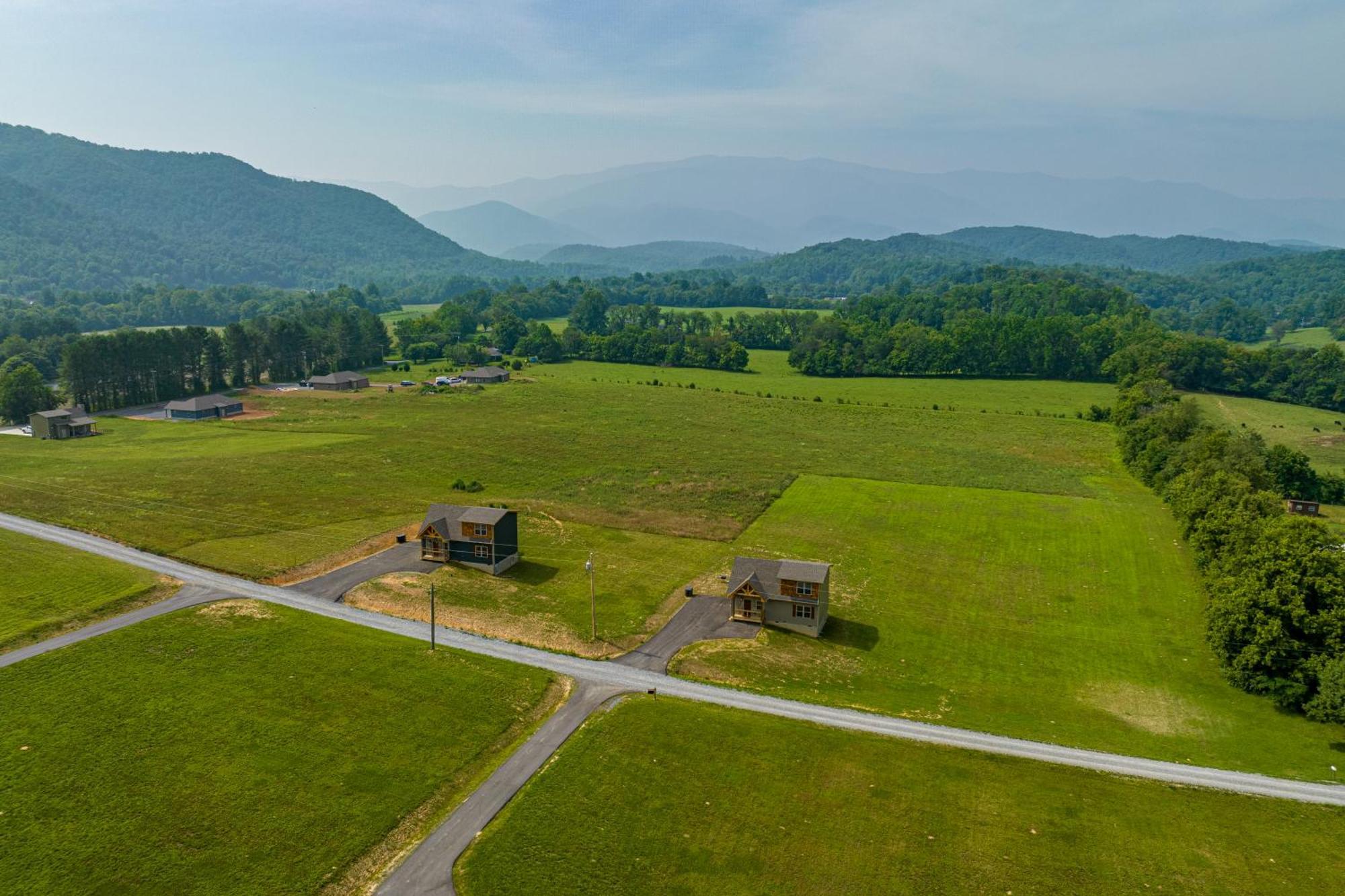 Misty Morning Meadow Breathtaking Smoky Mountain Cabin With Hot Tub, Views, & Free Tickets Villa Cosby Exterior photo