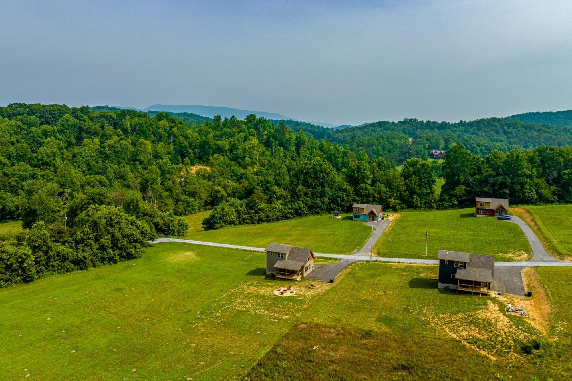 Misty Morning Meadow Breathtaking Smoky Mountain Cabin With Hot Tub, Views, & Free Tickets Villa Cosby Exterior photo